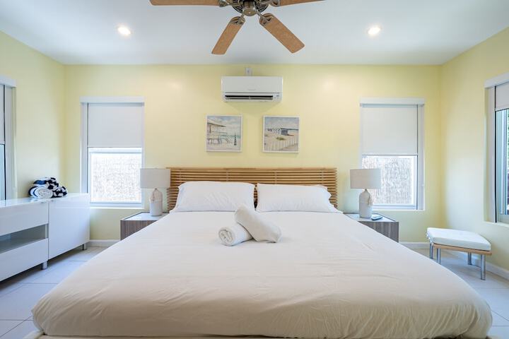 Room 5 of 76