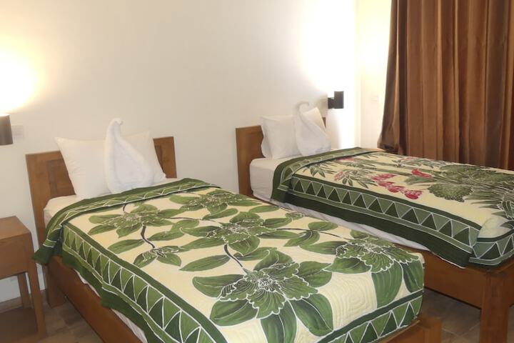 Room 8 of 28