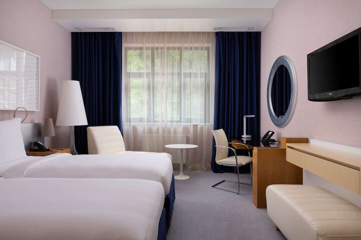 Room 37 of 186