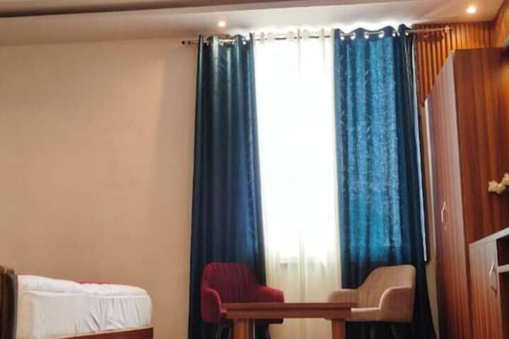 Room 5 of 20