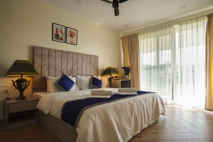 Room 2 of 53