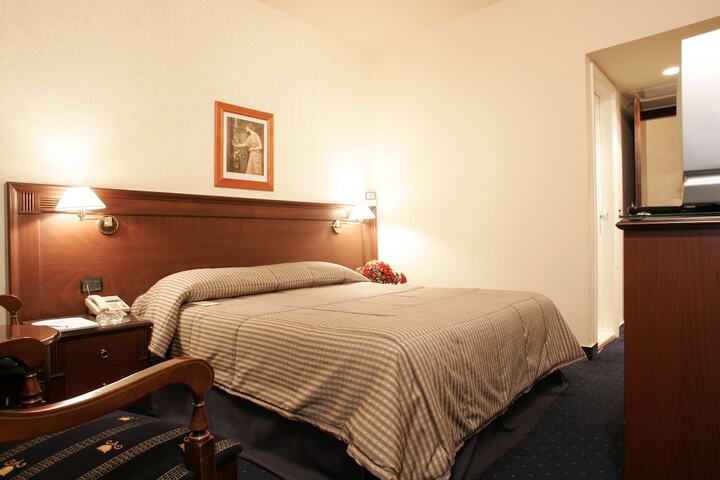 Room 30 of 53