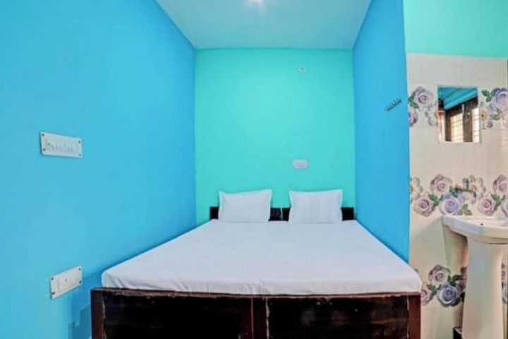 Room 3 of 12