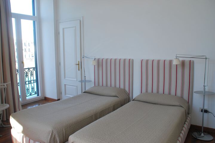 Room 3 of 56