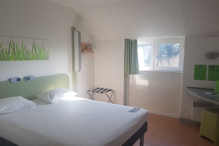Room 5 of 31