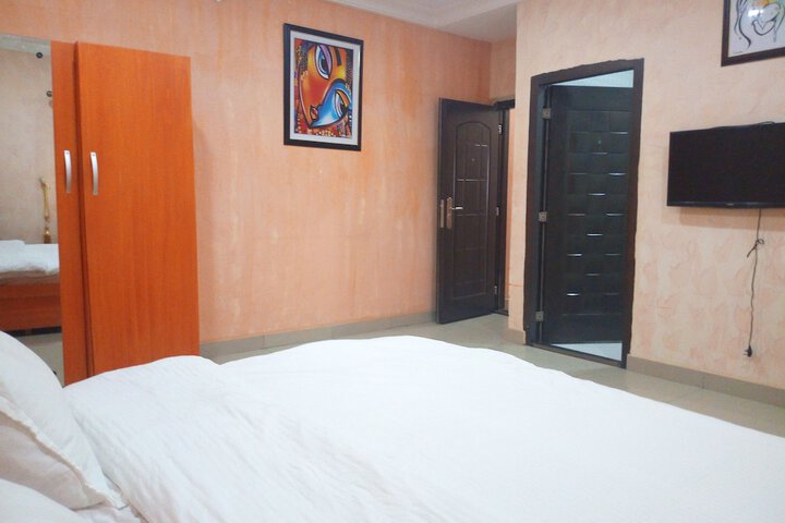 Room 7 of 44