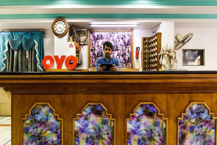 OYO 11732 MAHARAJA INN