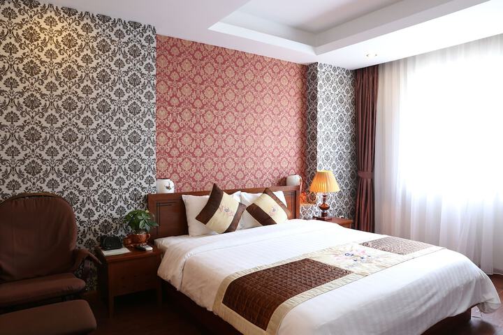 Room 35 of 83
