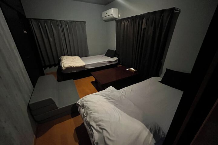 Room 13 of 172
