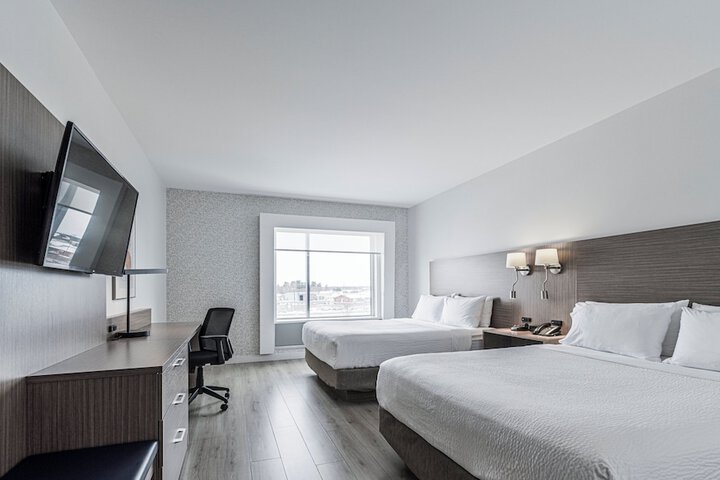 Suite 2 Queen Beds (5 of 9)