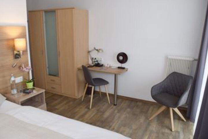 Room 56 of 136