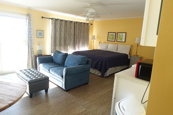 Room 43 of 282