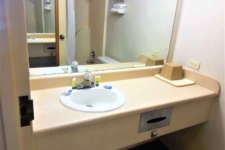 Room 48 of 75