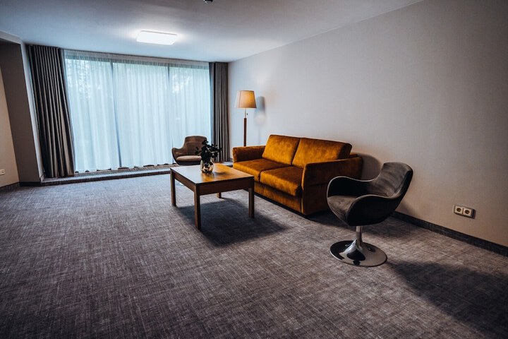 Room 66 of 176