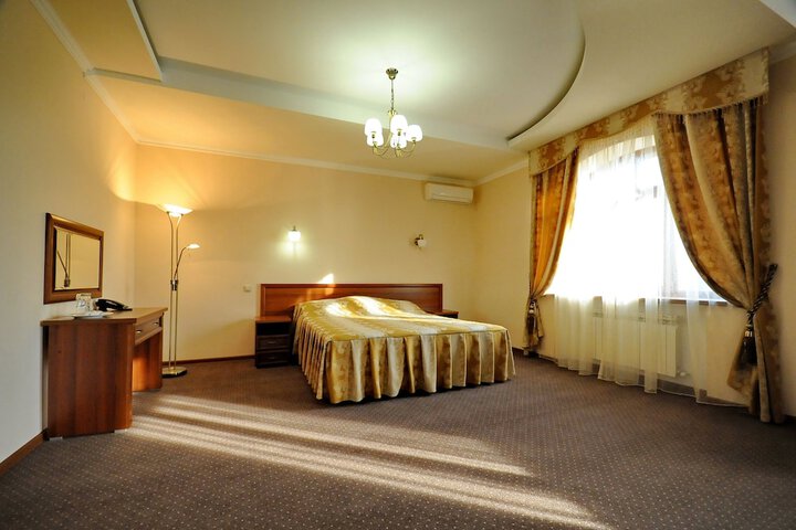 Room 24 of 40