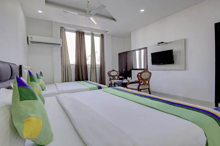 Room 15 of 37