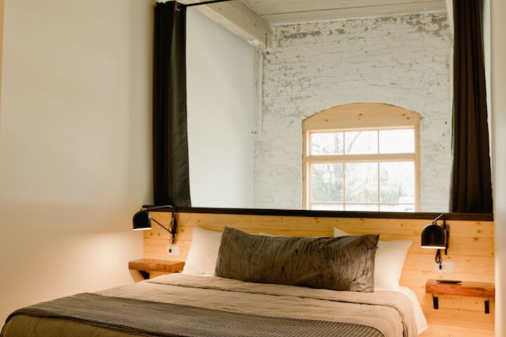 Room 2 of 18