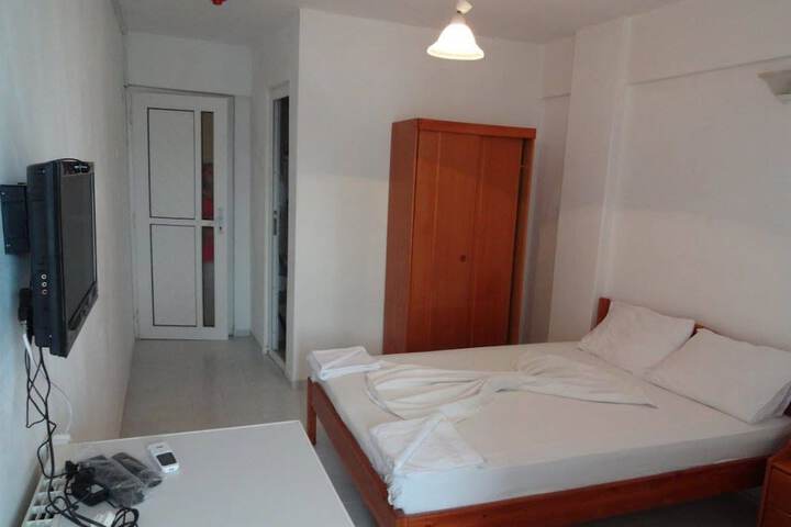 Room 8 of 13