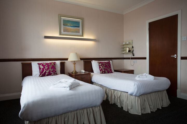 Room 3 of 56