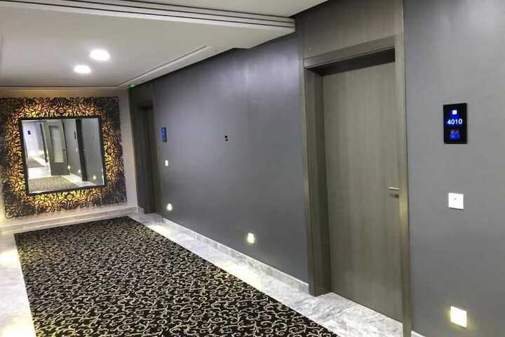 Ballroom/Hall 18 of 22