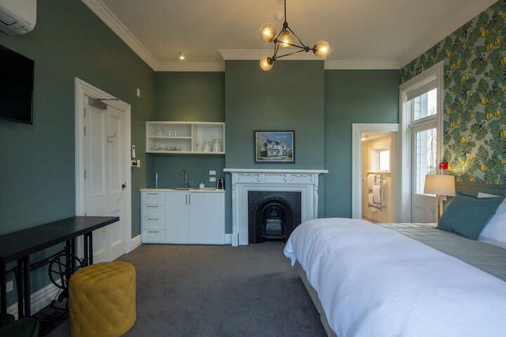 Room 4 of 46