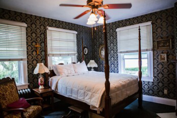 Room 26 of 37