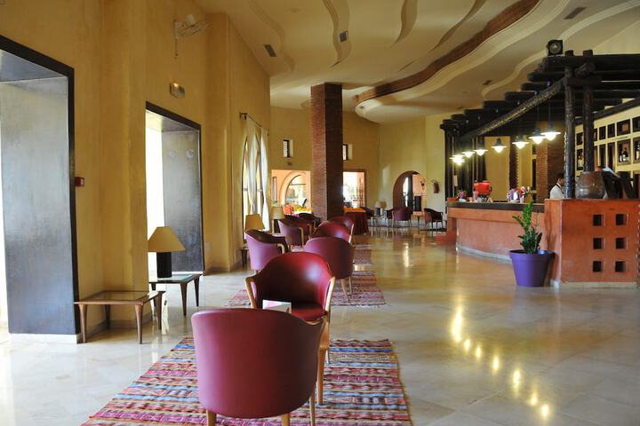 Lounge 49 of 61