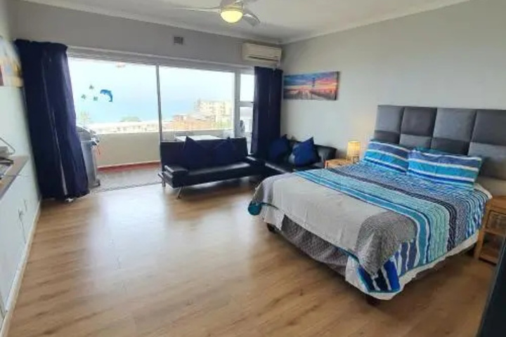 Room 2 of 8