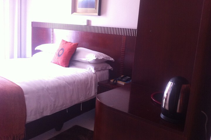 Room 5 of 24