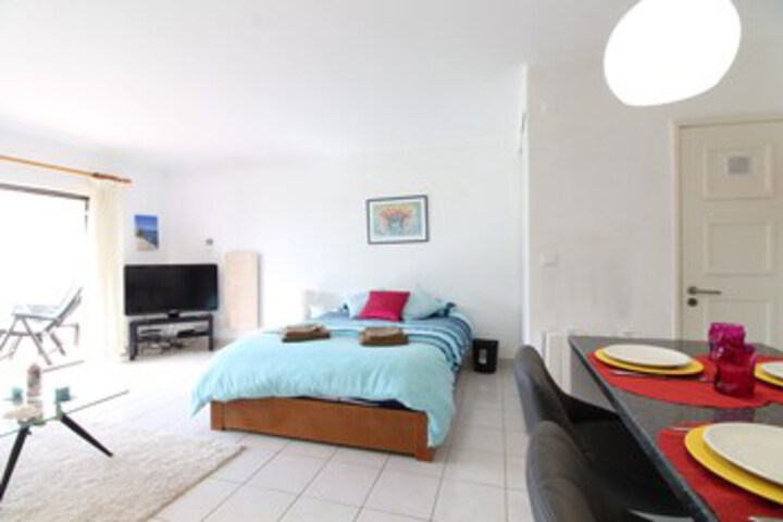 Room 9 of 15