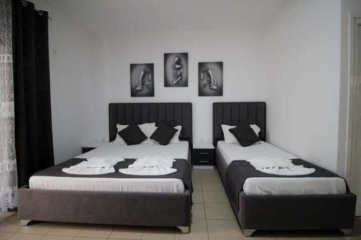 Room 3 of 6