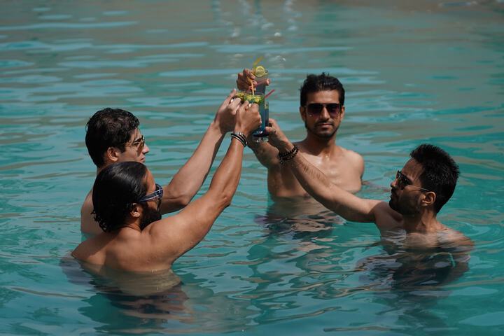 Pool 52 of 73