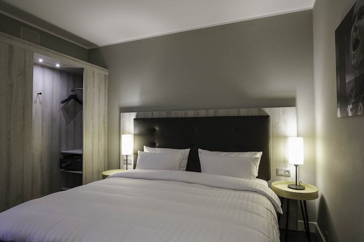Room 12 of 197