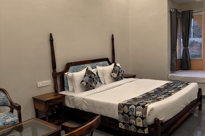 Room 6 of 15
