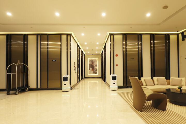 Guest Lobby