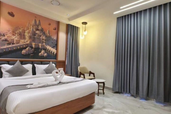 Room 10 of 19