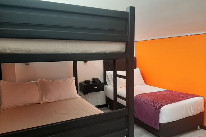 Room 13 of 86