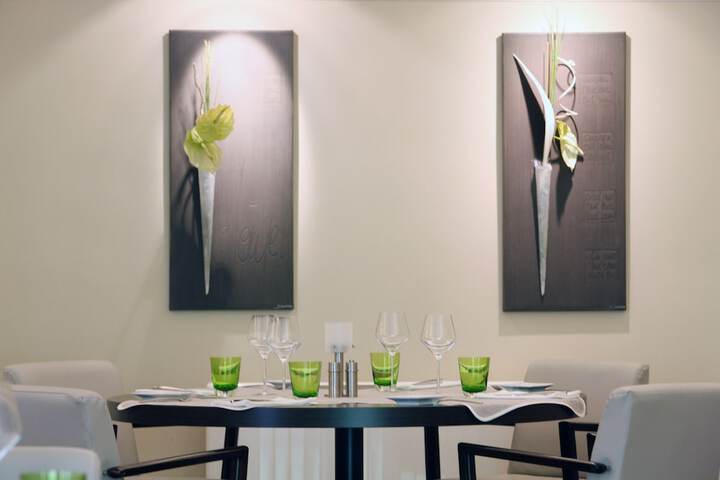 Dining 24 of 38