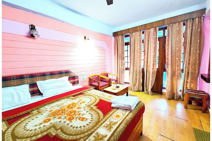 Room 5 of 17