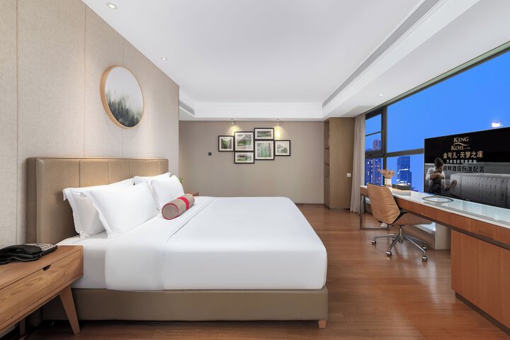 Room 6 of 36