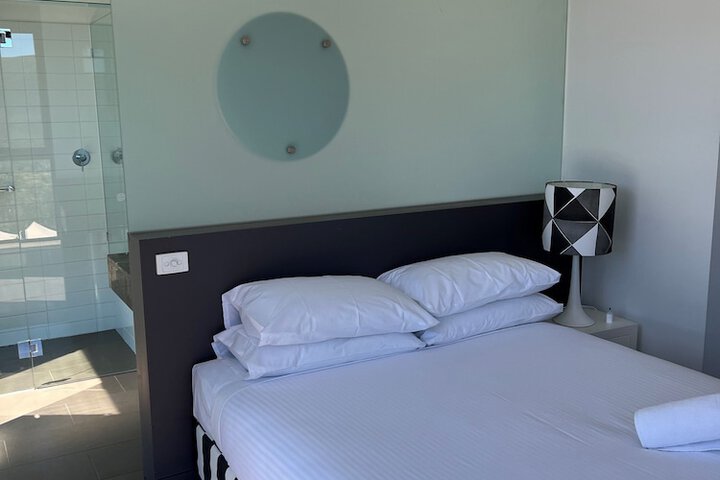 Room 13 of 20