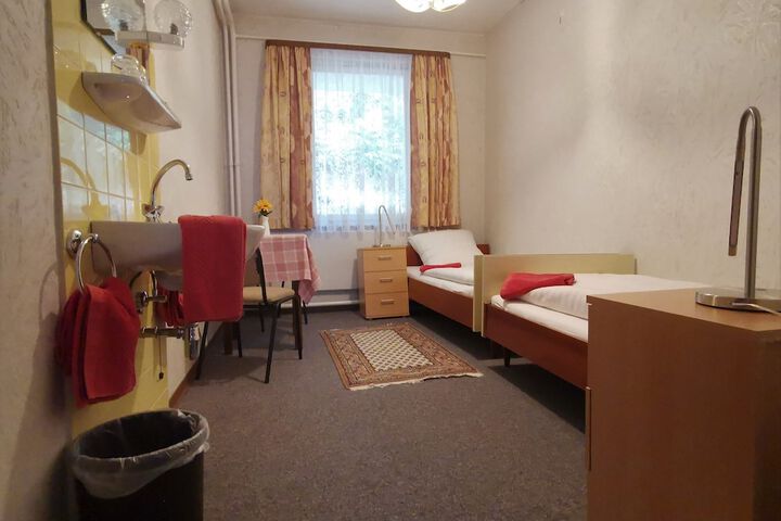 Room 4 of 56