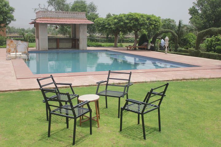 Pools & Facilities