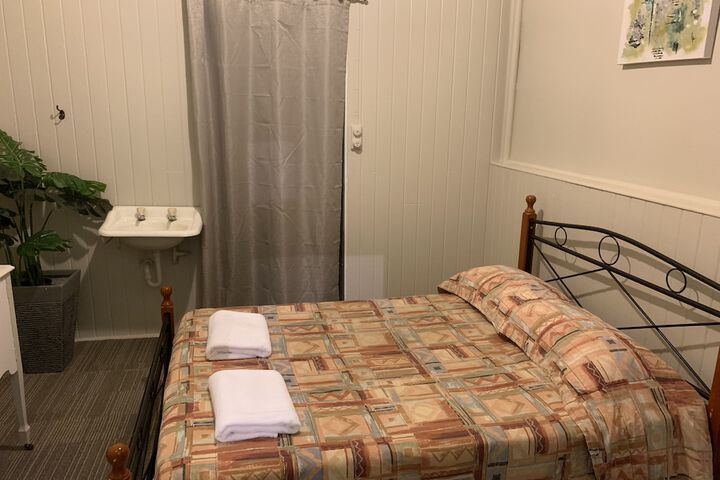 Room 8 of 37