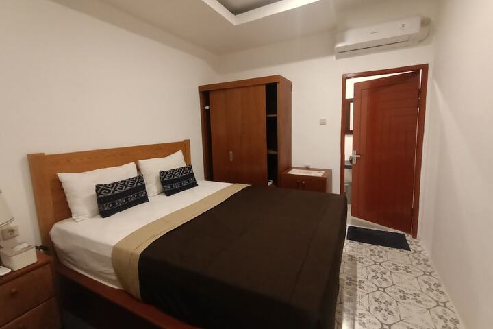Room 12 of 30