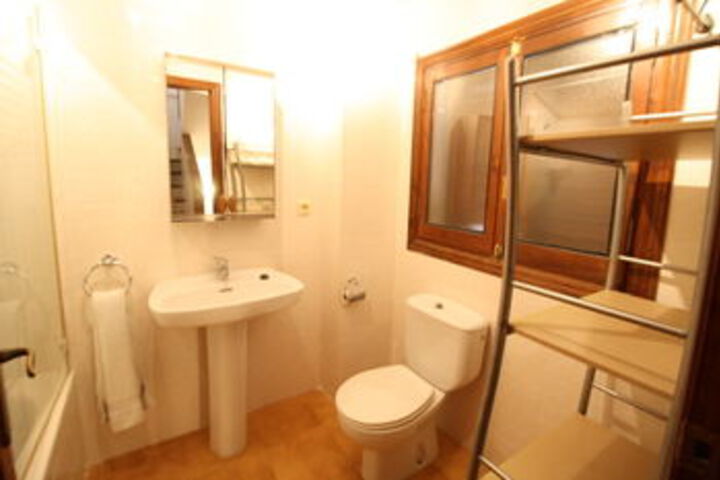 Room 2 of 38