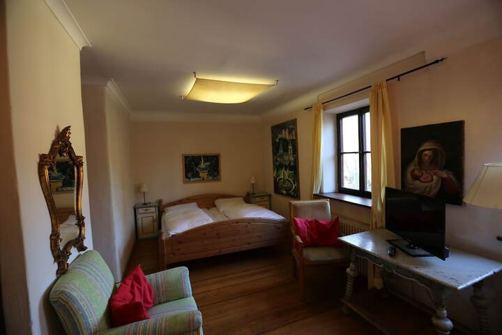 Room 6 of 86