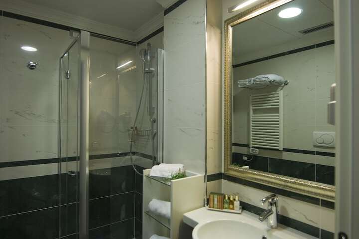 Room 27 of 41