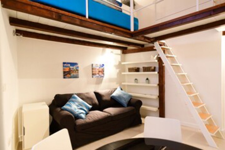 Room 9 of 19