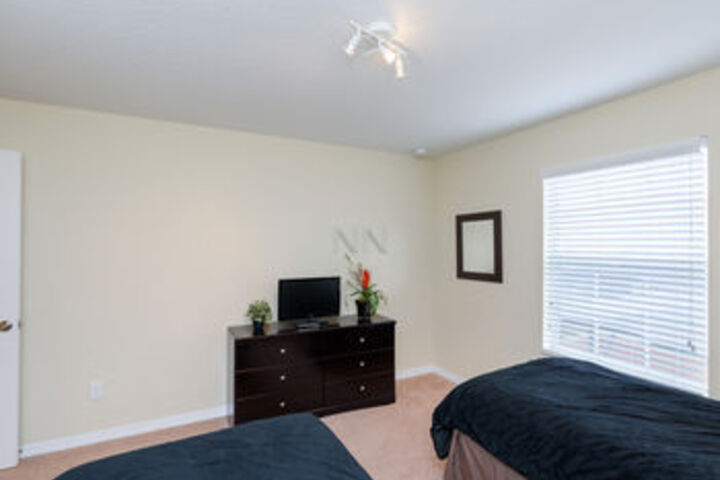 Room 172 of 687